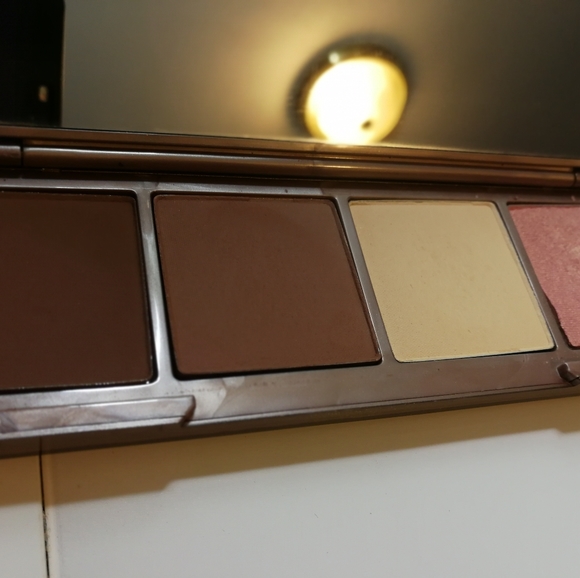 Urban Decay Naked Shapeshifter in Medium Dark - Picture 2 of 3